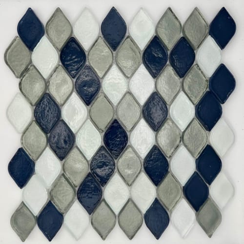 Falling Leaves in Leaf – Garden City Glass Tile