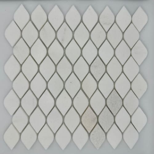 Falling Leaves in Leaf – Formal Glass Tile