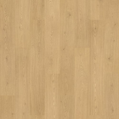Hampton Villa in Golden Hour Oak Laminate