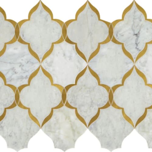 Lavaliere in Carrara White/ Brass Kapali Tile