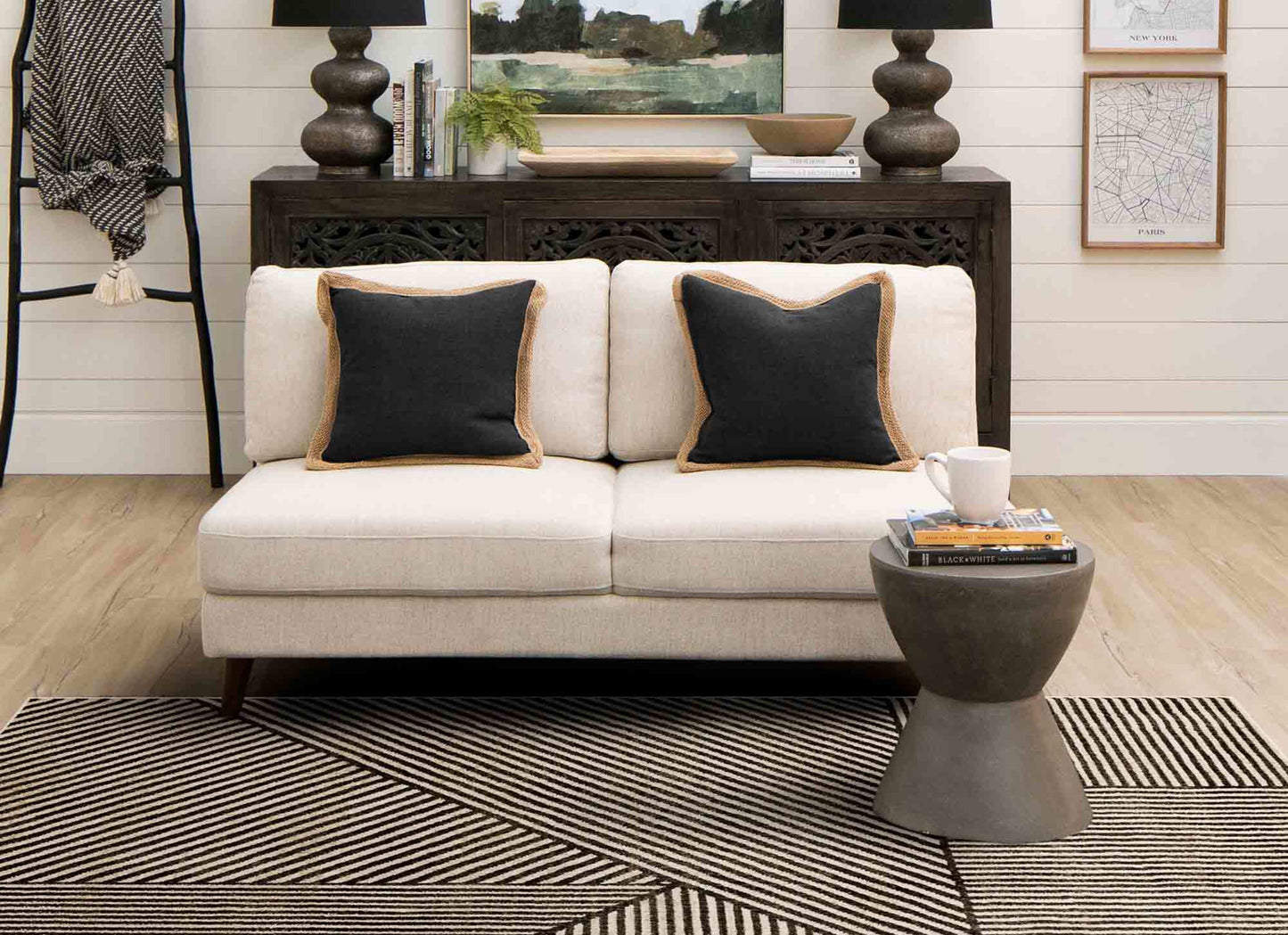 Linea Onyx in Onyx 5'3"x7'10" Area Rugs